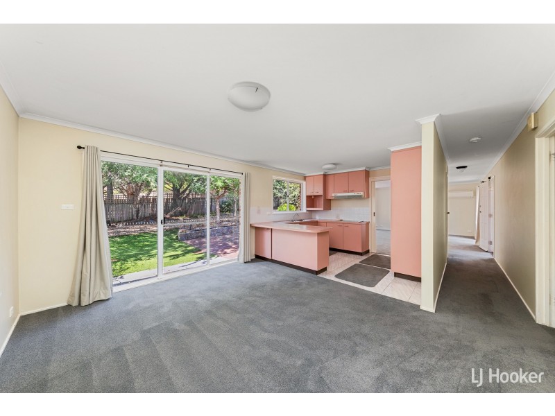 25 Ringrose Crescent, Isaacs ACT 2607