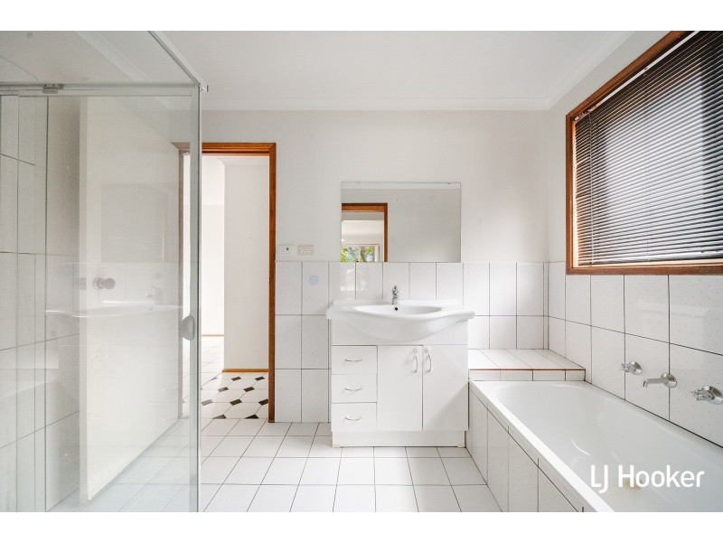 56 Clare Dennis Avenue, Gordon ACT 2906