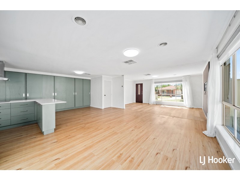 11 Lapsley Street, Dunlop ACT 2615
