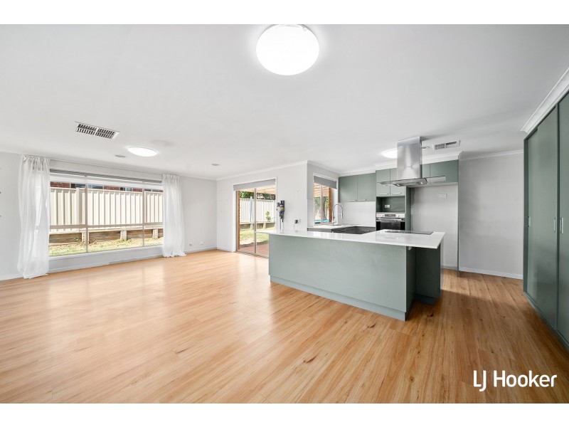 11 Lapsley Street, Dunlop ACT 2615