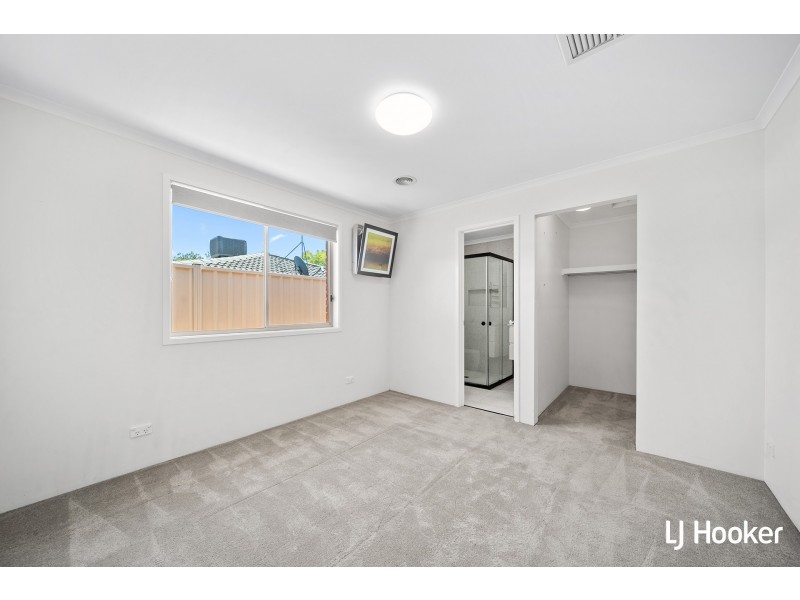 11 Lapsley Street, Dunlop ACT 2615