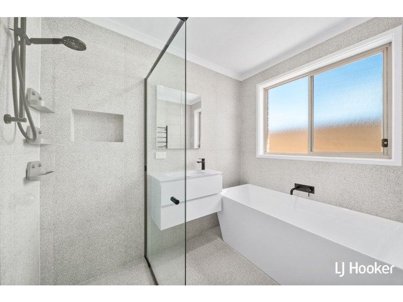 11 Lapsley Street, Dunlop ACT 2615