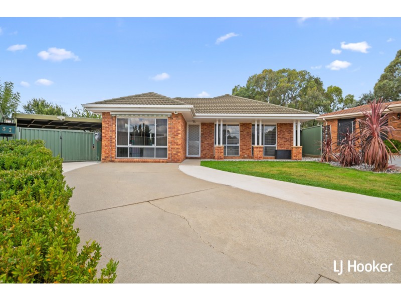 37 Thornhill Crescent, Dunlop ACT 2615