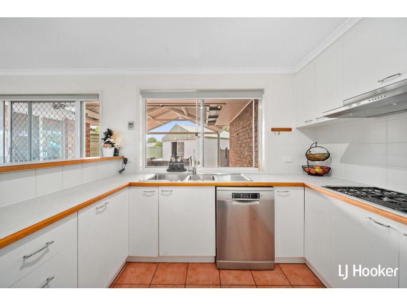 37 Thornhill Crescent, Dunlop ACT 2615