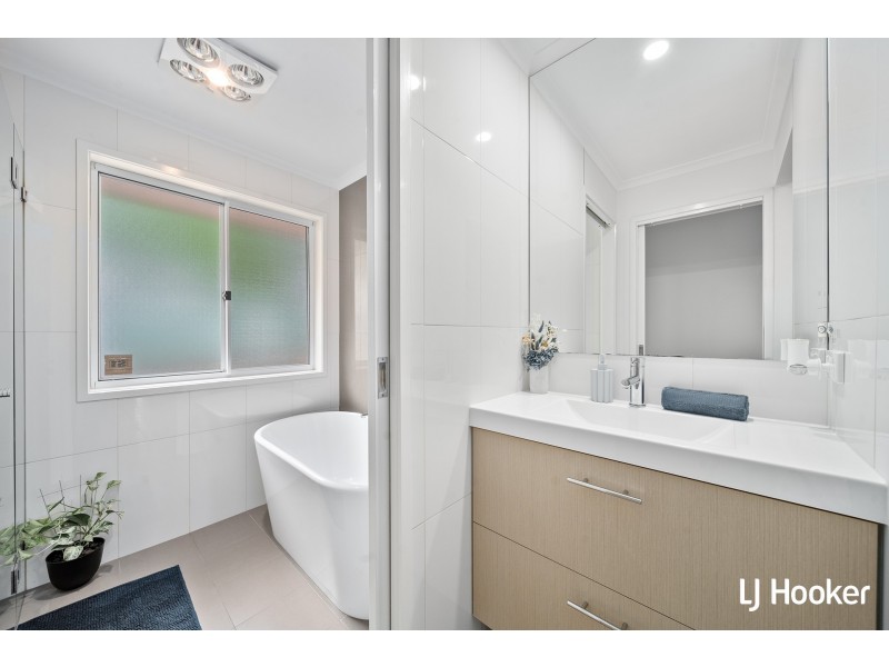 37 Thornhill Crescent, Dunlop ACT 2615
