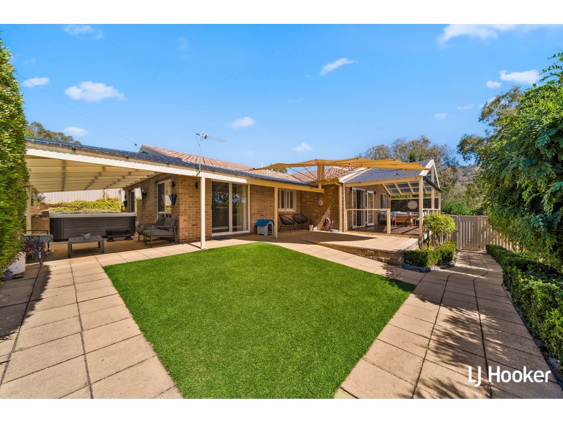 11 Fairley Crescent, Theodore ACT 2905