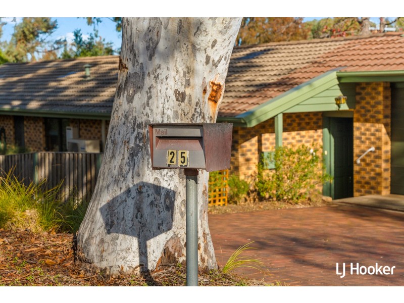 25 Osburn Drive, Macgregor ACT 2615