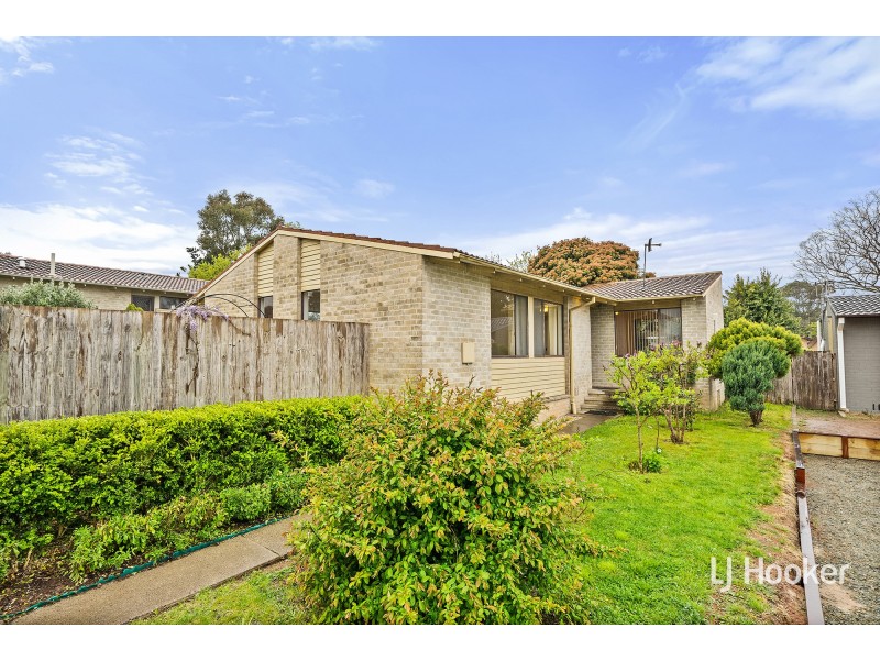9 Donnison Place, Charnwood ACT 2615