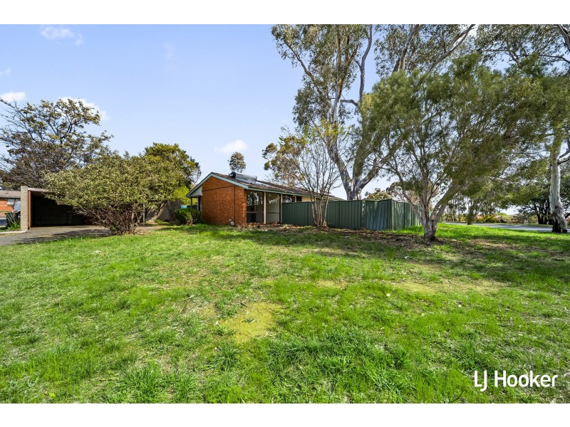 2 Cory Place, Charnwood ACT 2615