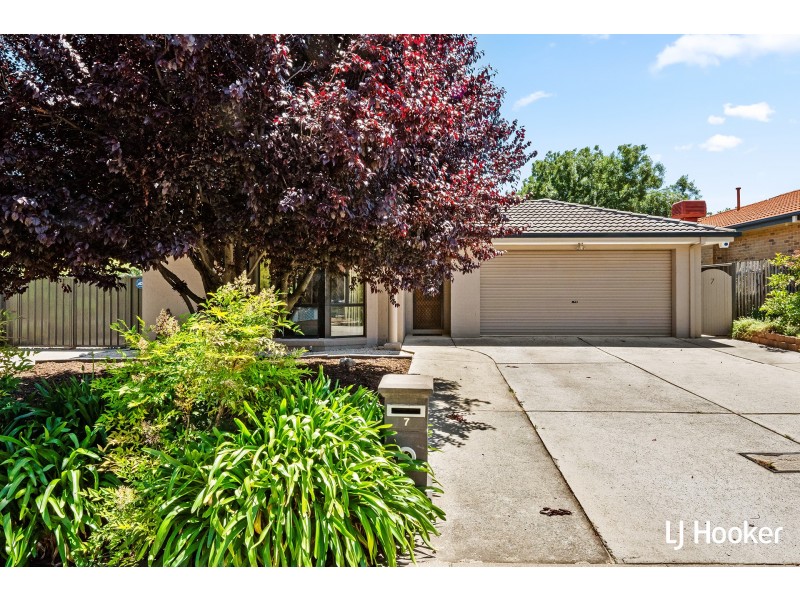 7 Bedourie Street, Dunlop ACT 2615