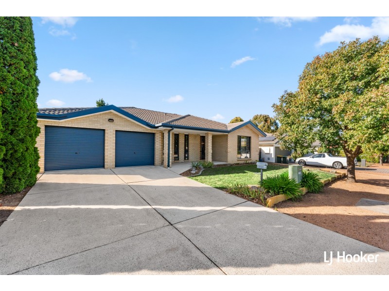 11 Shrivell Circuit, Dunlop ACT 2615