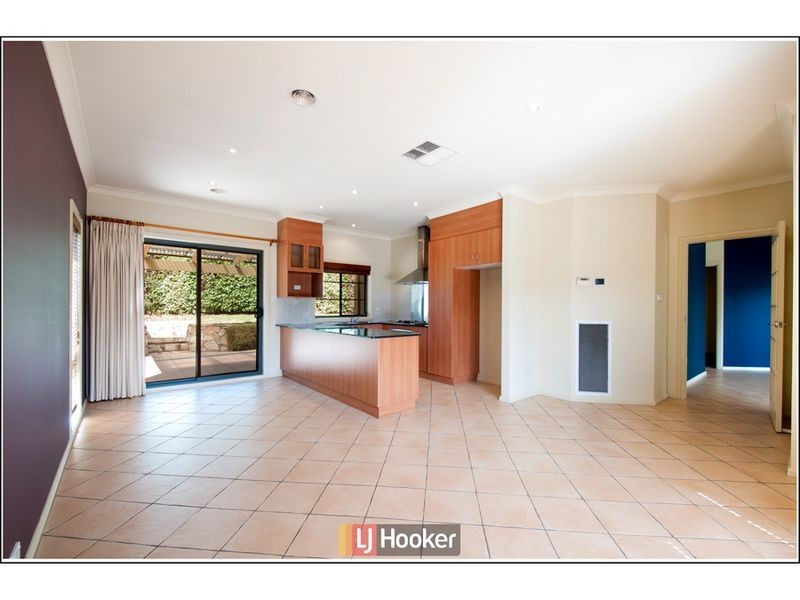 2/200 Baldwin Drive, Giralang ACT 2617
