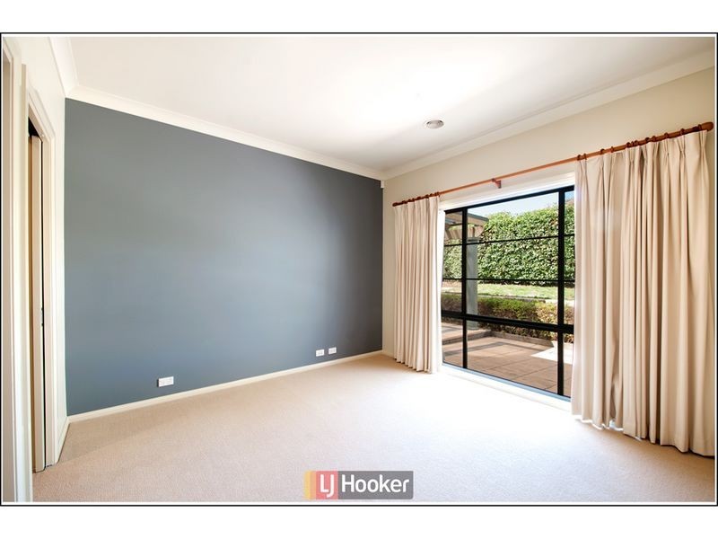 2/200 Baldwin Drive, Giralang ACT 2617