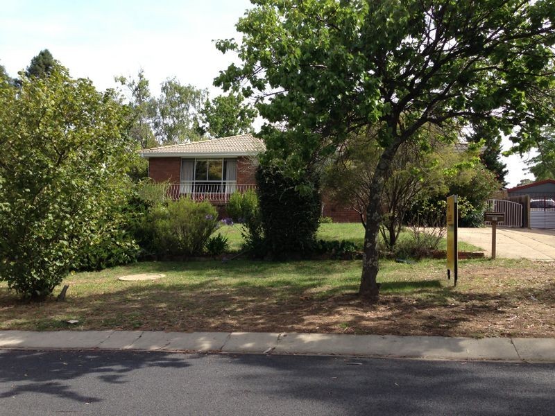 10 Morton Street, Weetangera ACT 2614