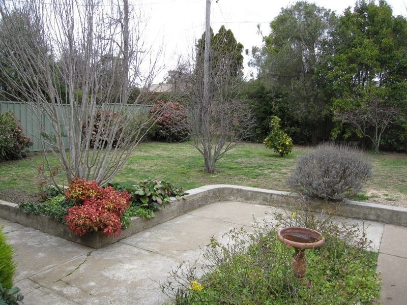 10 Morton Street, Weetangera ACT 2614