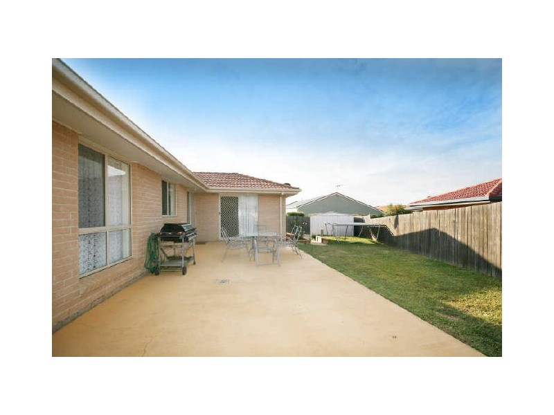 8 Lovely Close, Dunlop ACT 2615