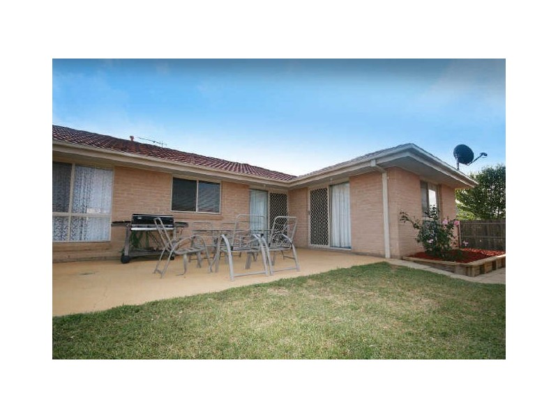 8 Lovely Close, Dunlop ACT 2615