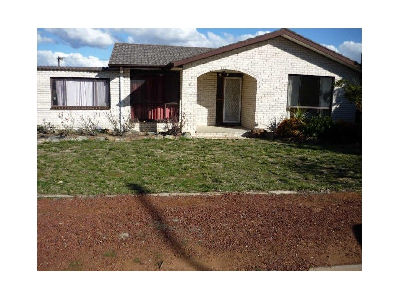 6 Joske Place, Latham ACT 2615