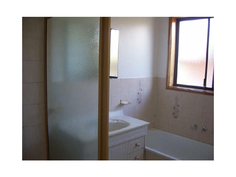 6 Joske Place, Latham ACT 2615