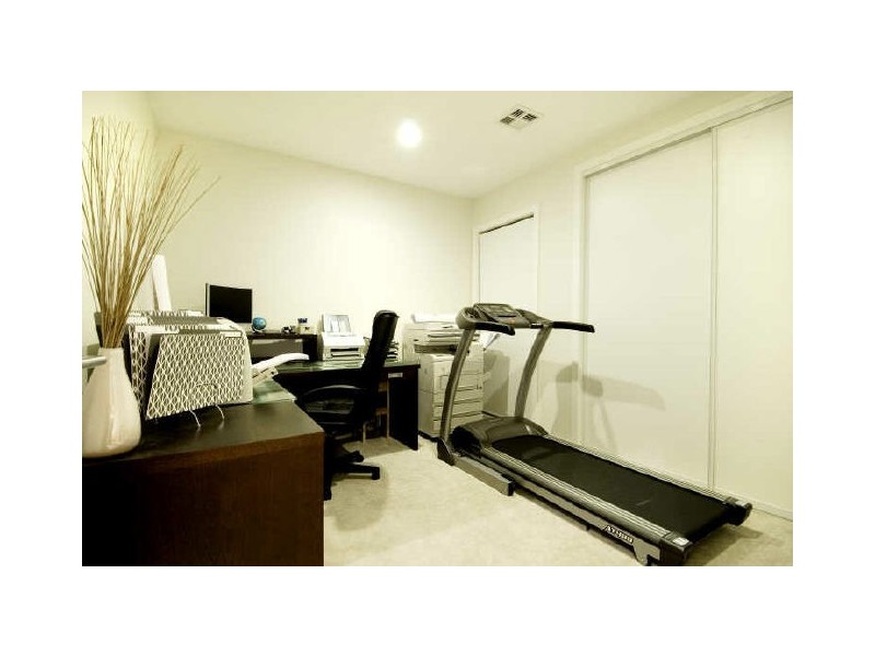 15 Santospirito Street, Forde ACT 2914