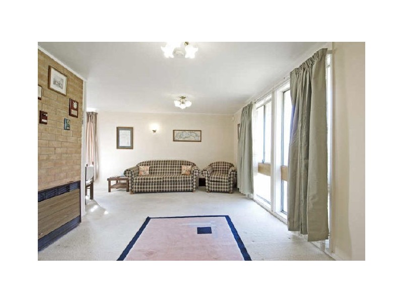 4 Longworth Place, Holt ACT 2615