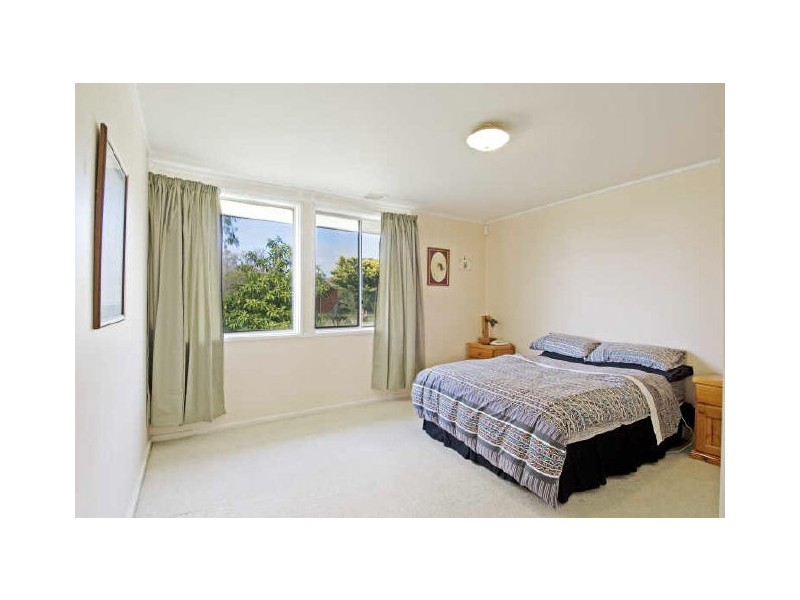 4 Longworth Place, Holt ACT 2615