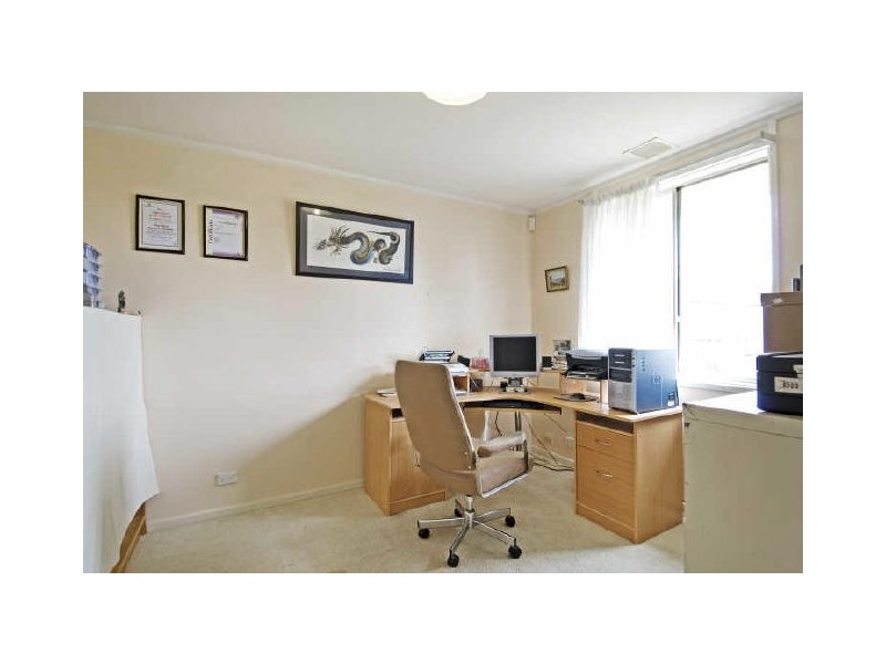 4 Longworth Place, Holt ACT 2615