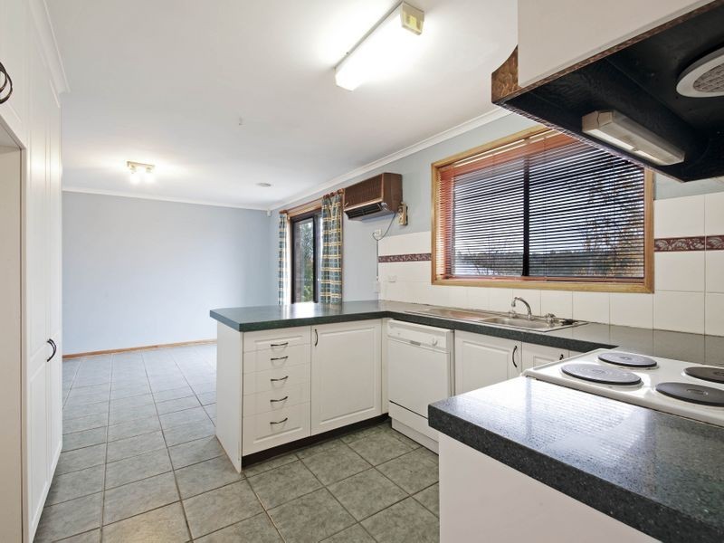 32 Wrenfordsley Place, Latham ACT 2615