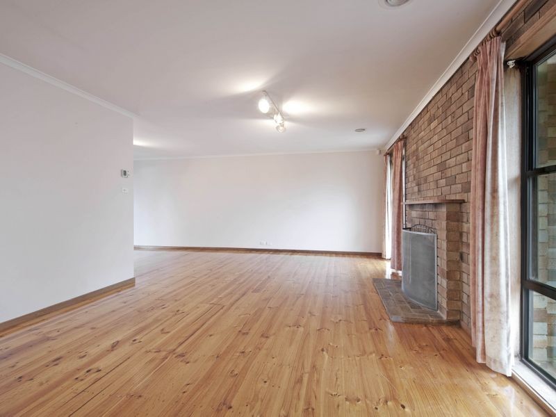 32 Wrenfordsley Place, Latham ACT 2615