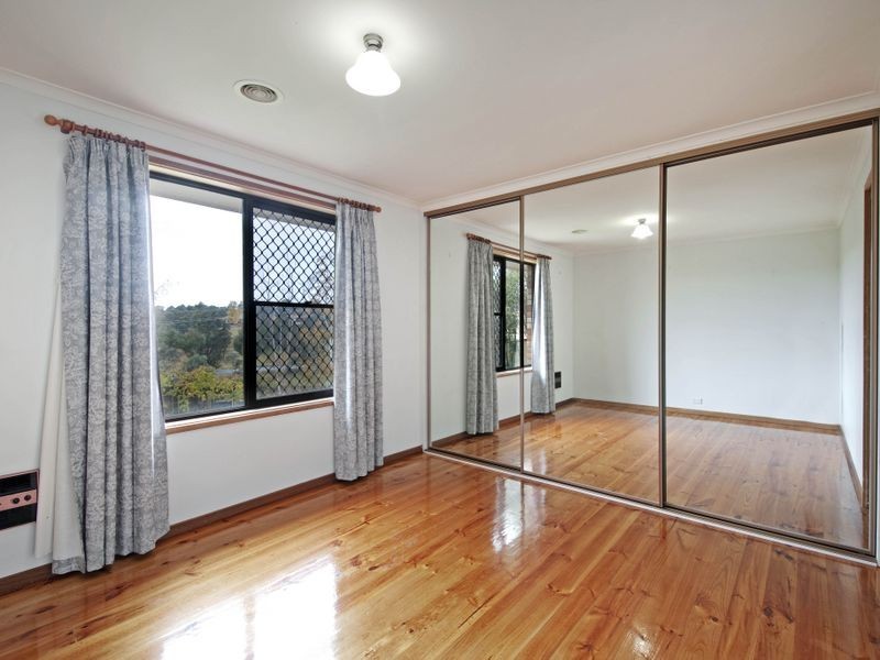 32 Wrenfordsley Place, Latham ACT 2615