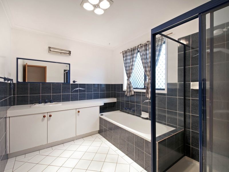 32 Wrenfordsley Place, Latham ACT 2615