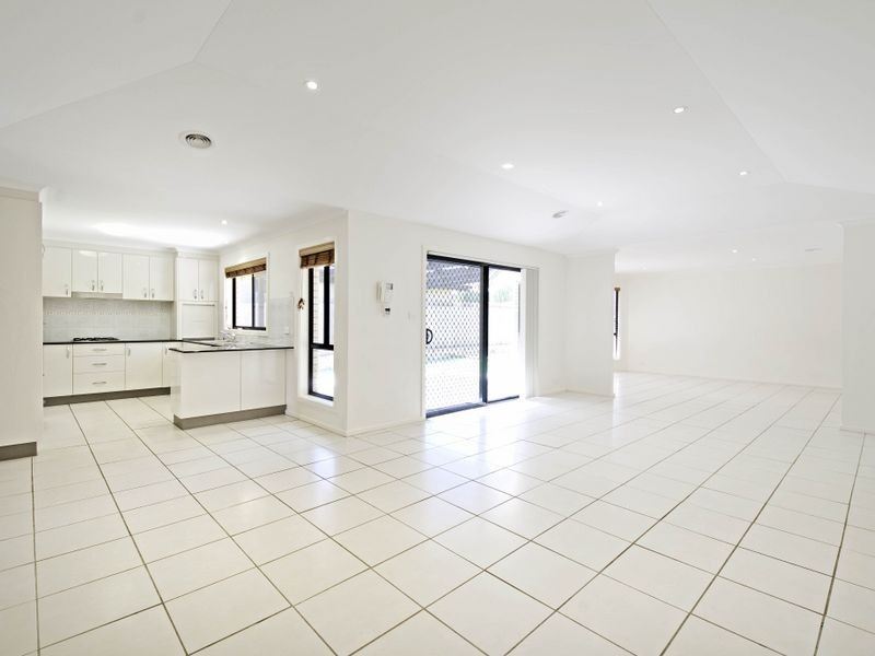 12 Courtneidge Street, Dunlop ACT 2615