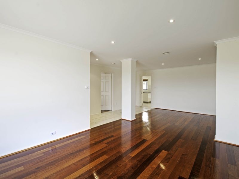 12 Courtneidge Street, Dunlop ACT 2615