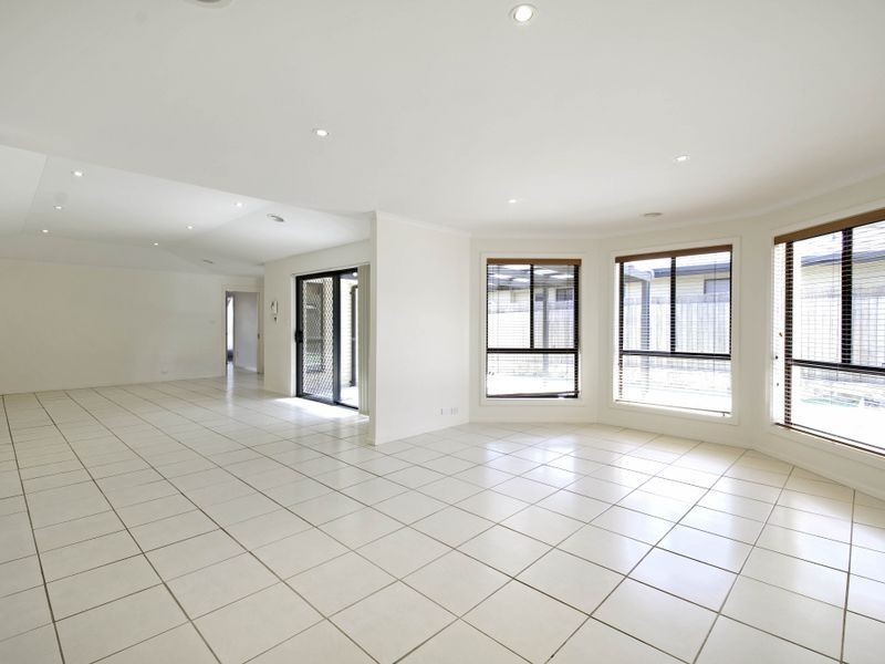 12 Courtneidge Street, Dunlop ACT 2615