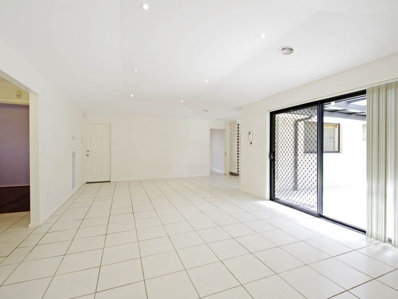 12 Courtneidge Street, Dunlop ACT 2615