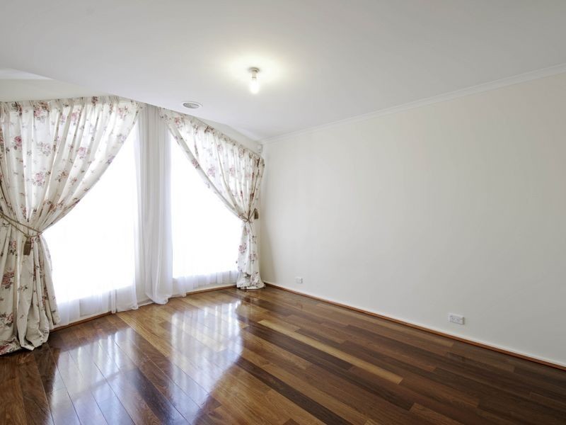 12 Courtneidge Street, Dunlop ACT 2615
