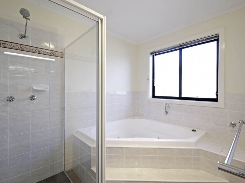 12 Courtneidge Street, Dunlop ACT 2615
