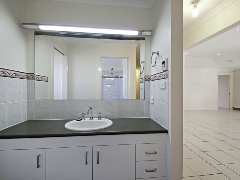 12 Courtneidge Street, Dunlop ACT 2615