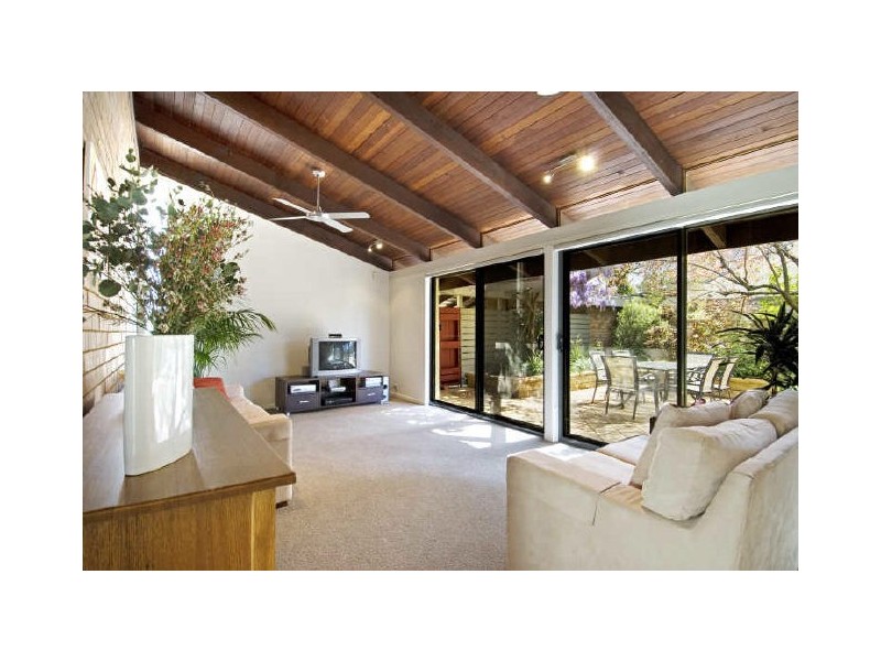 20 Oakes Street, Cook ACT 2614