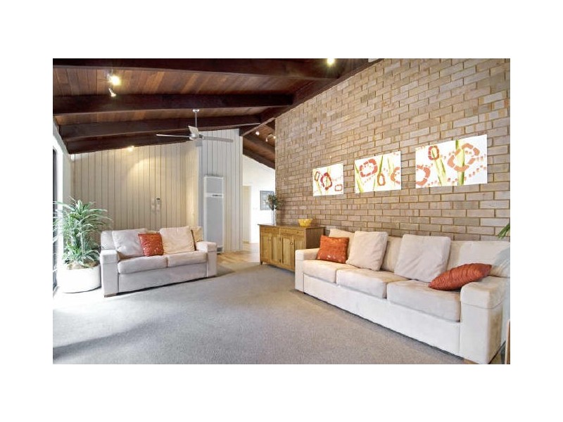 20 Oakes Street, Cook ACT 2614