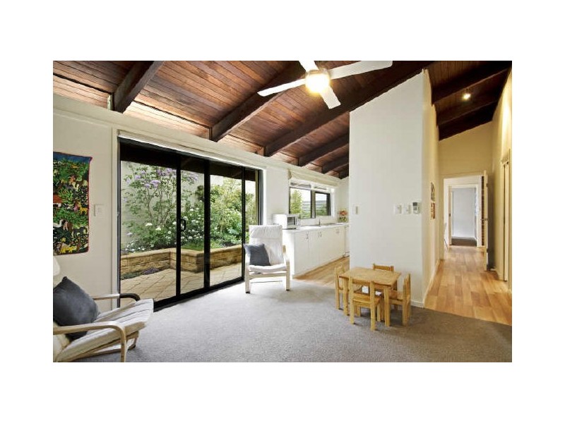 20 Oakes Street, Cook ACT 2614