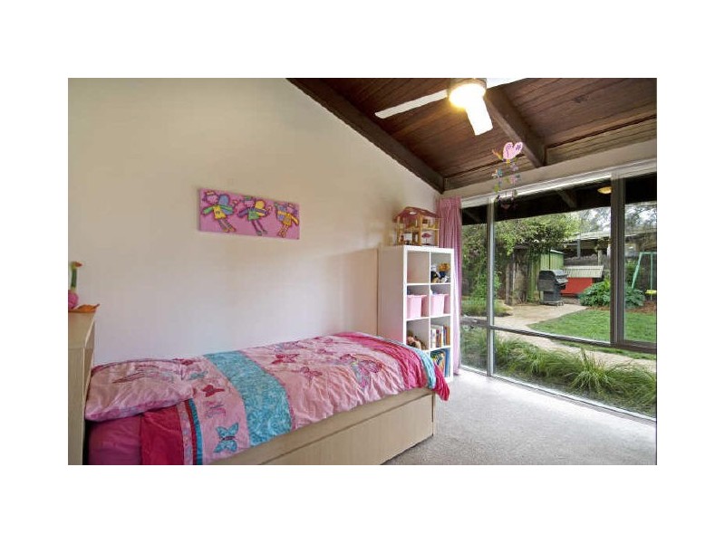 20 Oakes Street, Cook ACT 2614