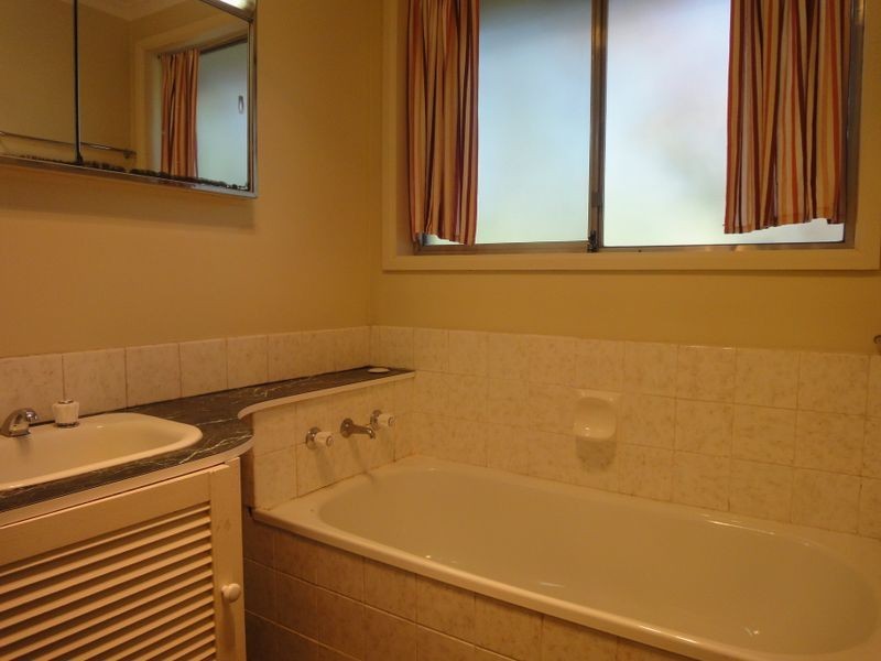23 Mathieson Crescent, Weetangera ACT 2614