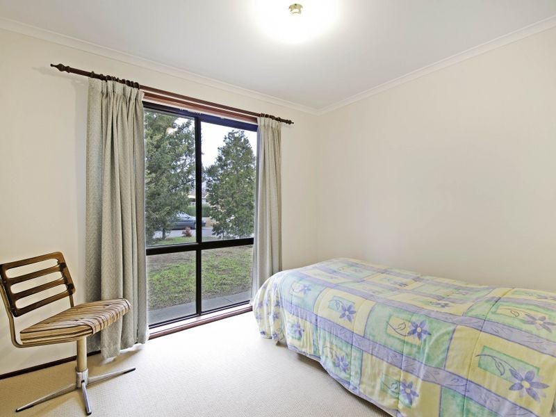 4 Sloane Place, Florey ACT 2615