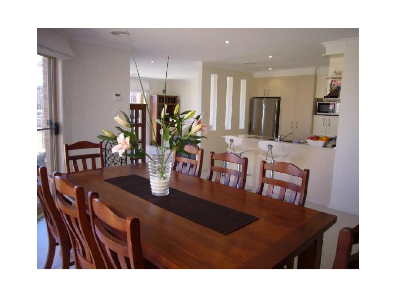 18 Siroset Close, Dunlop ACT 2615