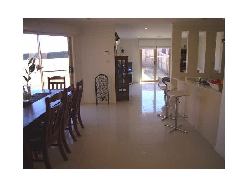 18 Siroset Close, Dunlop ACT 2615