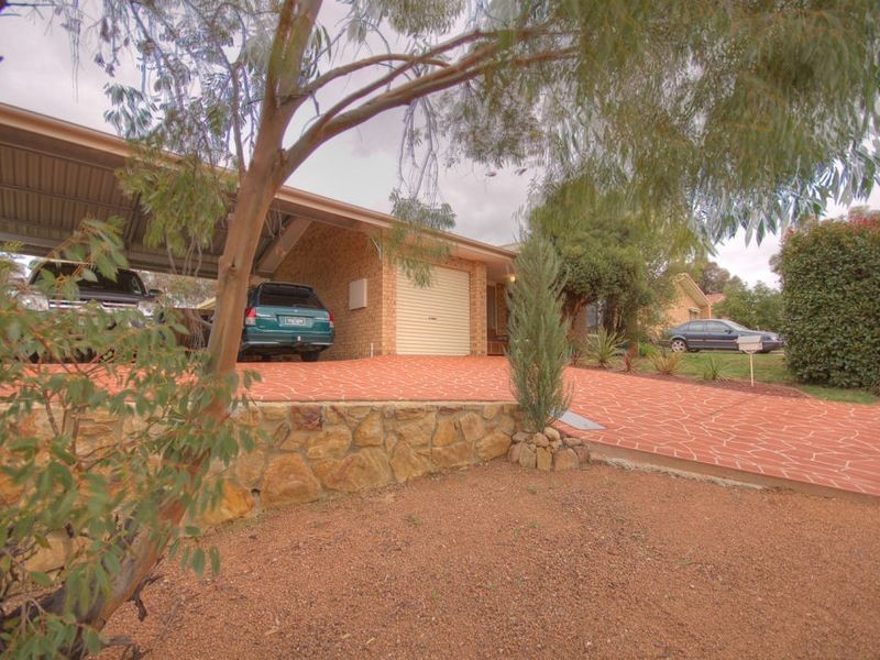 1 Gasking Close, Dunlop ACT 2615