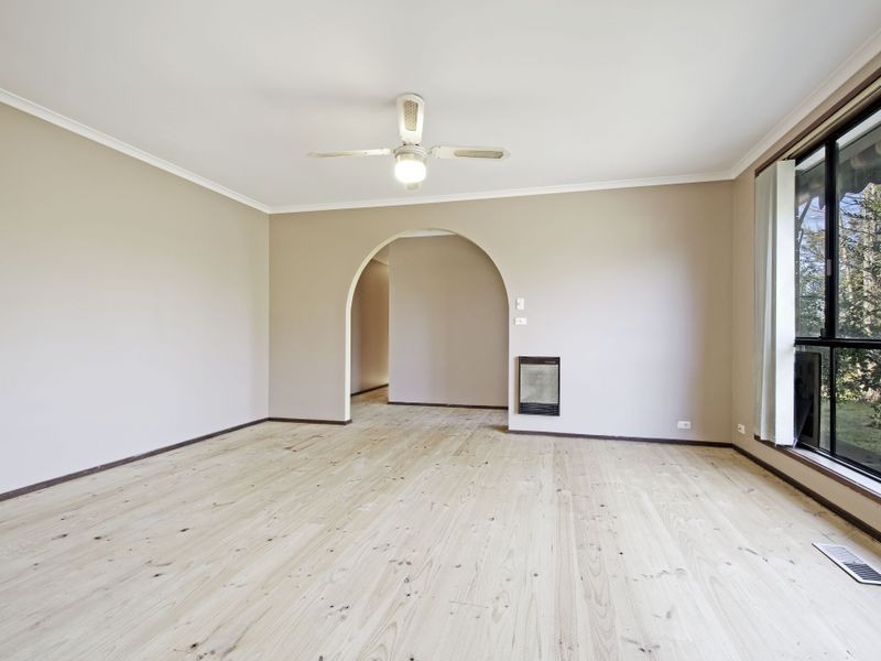 17 Macintyre Place, Charnwood ACT 2615