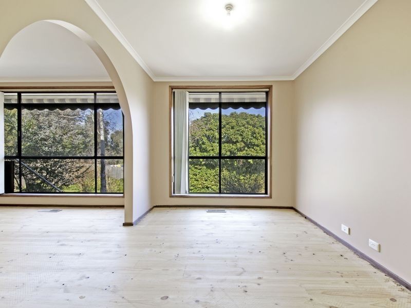 17 Macintyre Place, Charnwood ACT 2615