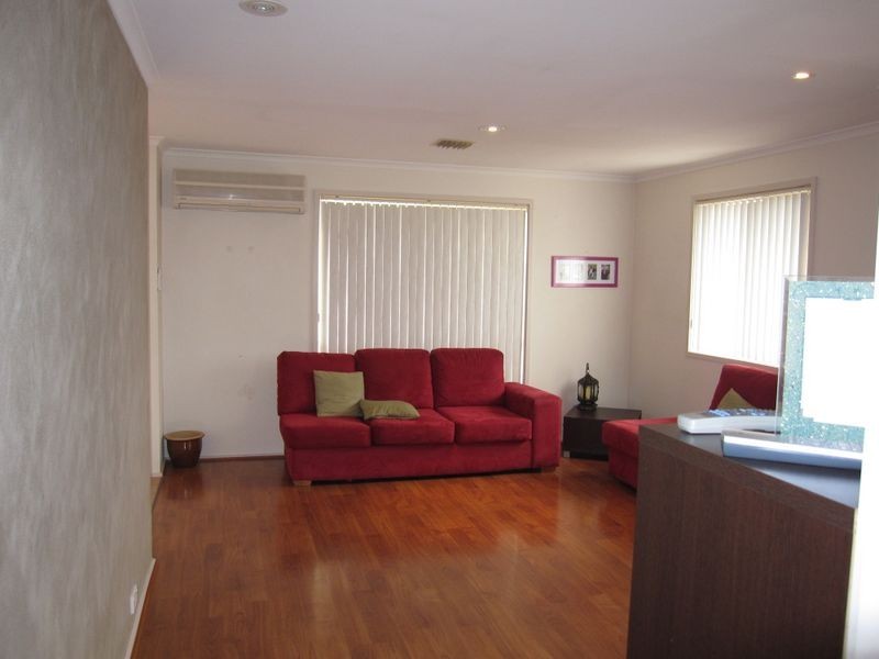 49 Thornhill Crescent, Dunlop ACT 2615